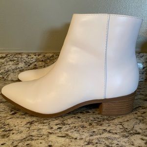White Ankle Bootie 🤍